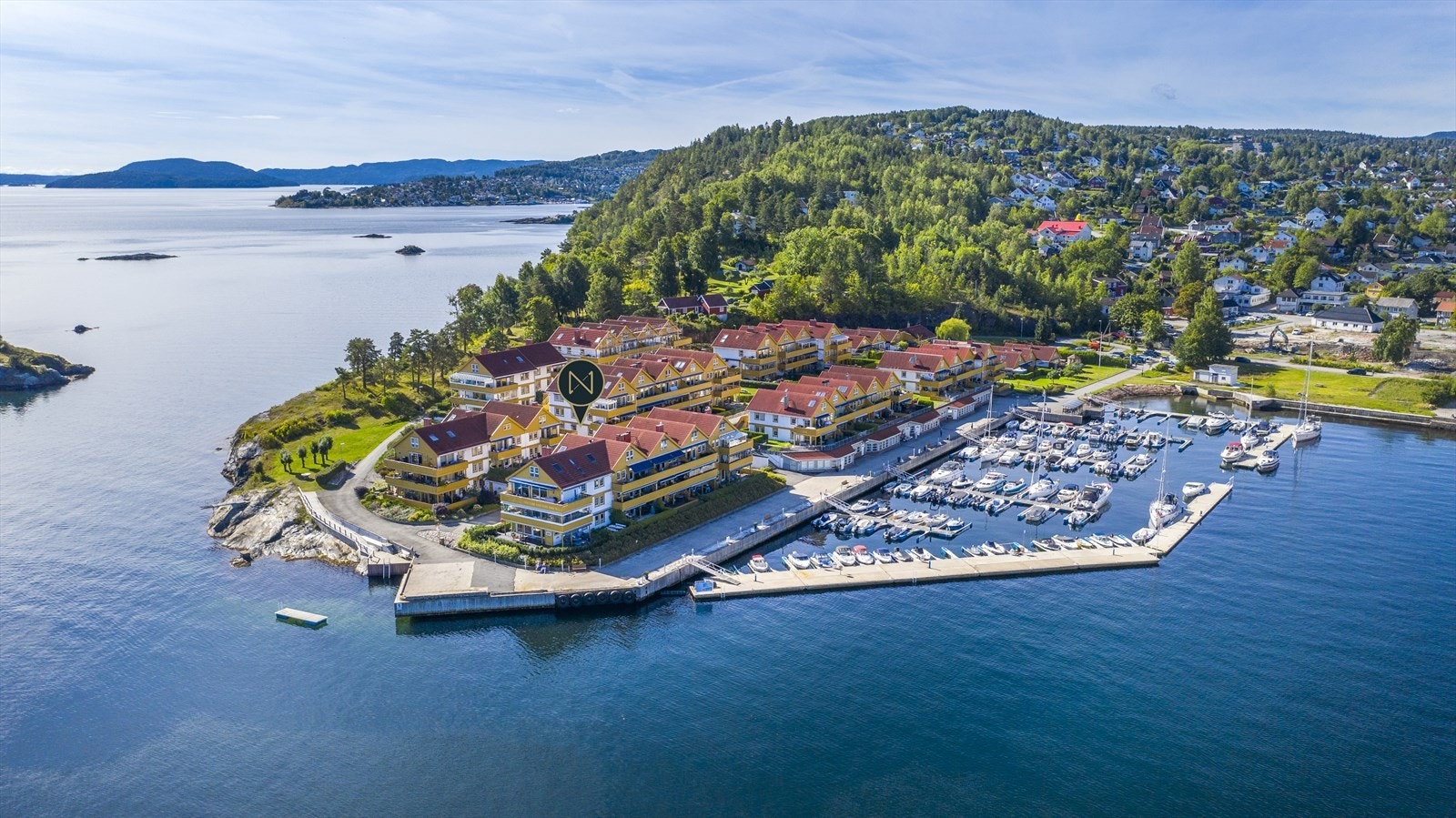 Fantastisk beliggenhet i rolige og grønne omgivelser. Her har du skog og mark i nærheten Galleribilde