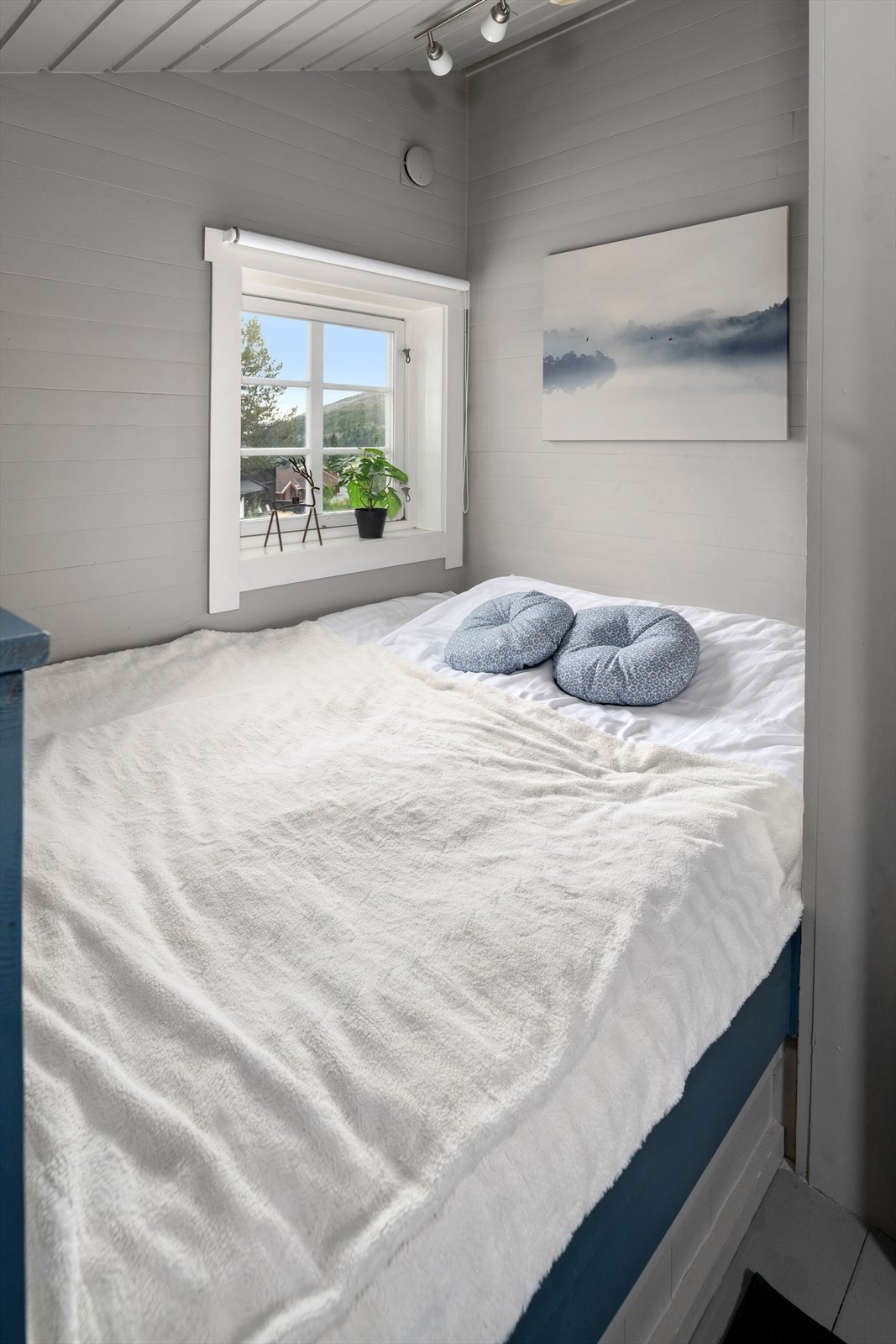 Hovedsoverom med dobbeltseng og utsikt Galleribilde