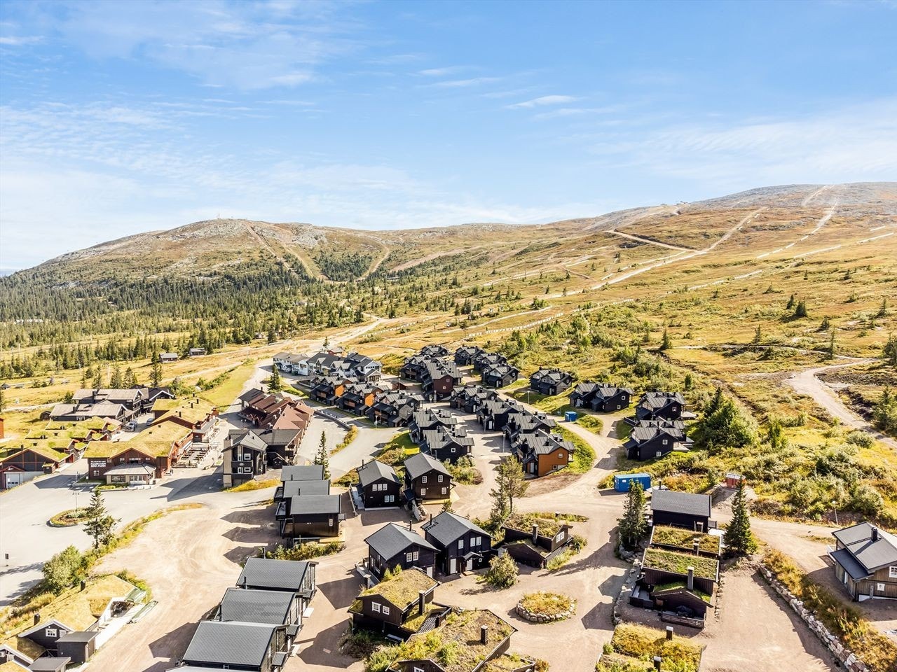 Høyt og luftig på Høyfjellssenteret i Fageråsen. Gangavstand til restauranter, butikk, sportsforretning med mer Galleribilde