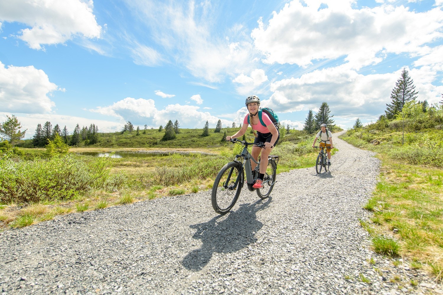 På Skagahøgdi er det supert å sykle både på stier og grusveier, her er det noe for alle. Galleribilde