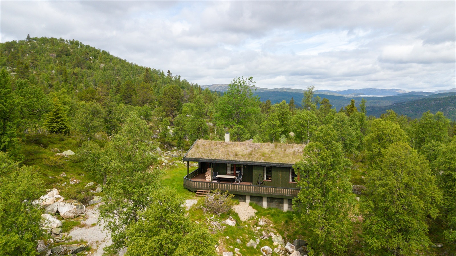 En frittliggende og trivelig fritidsbolig med sol fra morgen til kveld! Galleribilde
