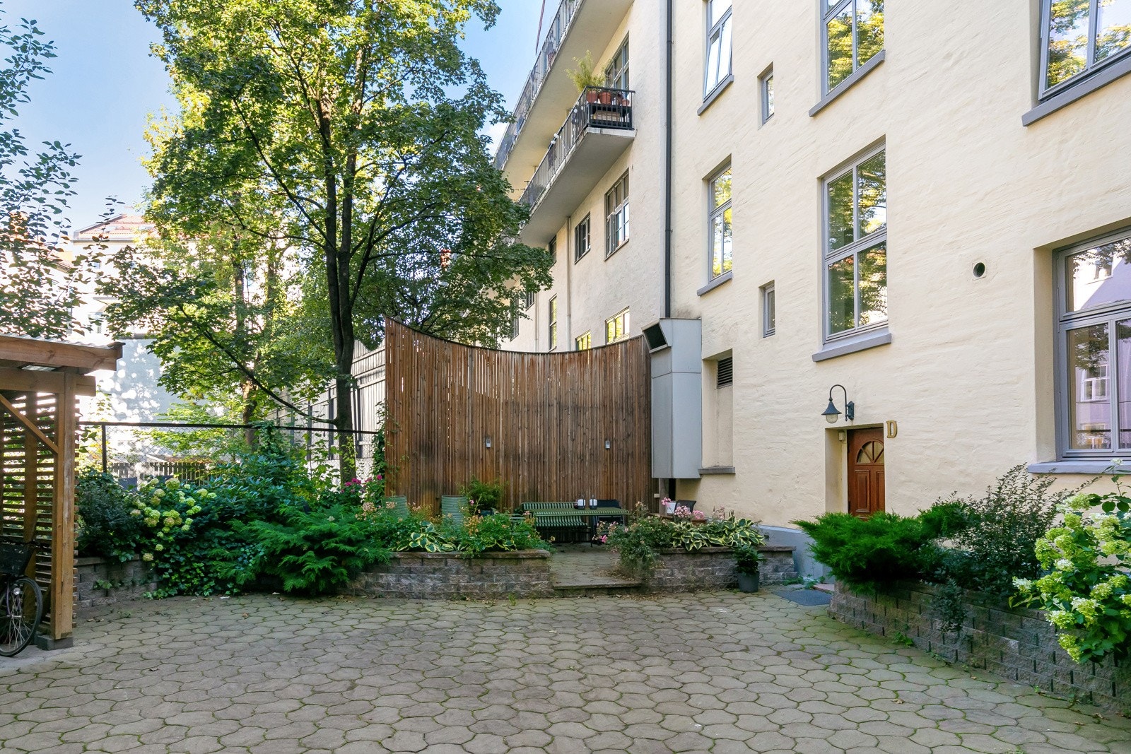 Her finnes det også eget sykkelskur som kan benyttes fritt av beboerne. Galleribilde