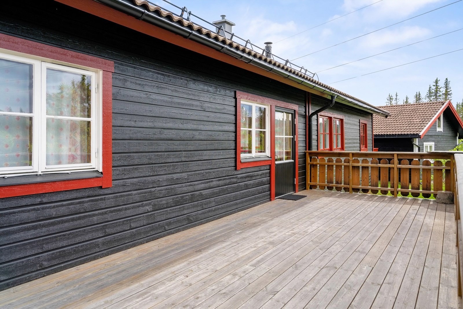 Boligen har en nord/ vestvendt terrasse på 22 kvm. Galleribilde