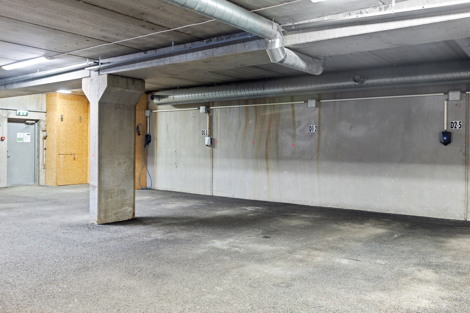 Leiligheten har 1 p-plass i felles anlegg. D1-2 følger med denne leiligheten. Galleribilde