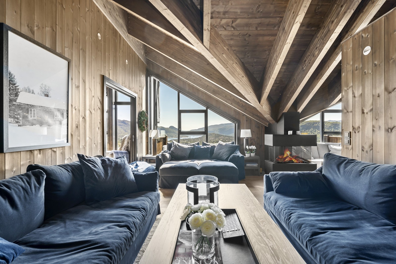 Fra tv-kroken mot den fantastiske utsikten. Galleribilde