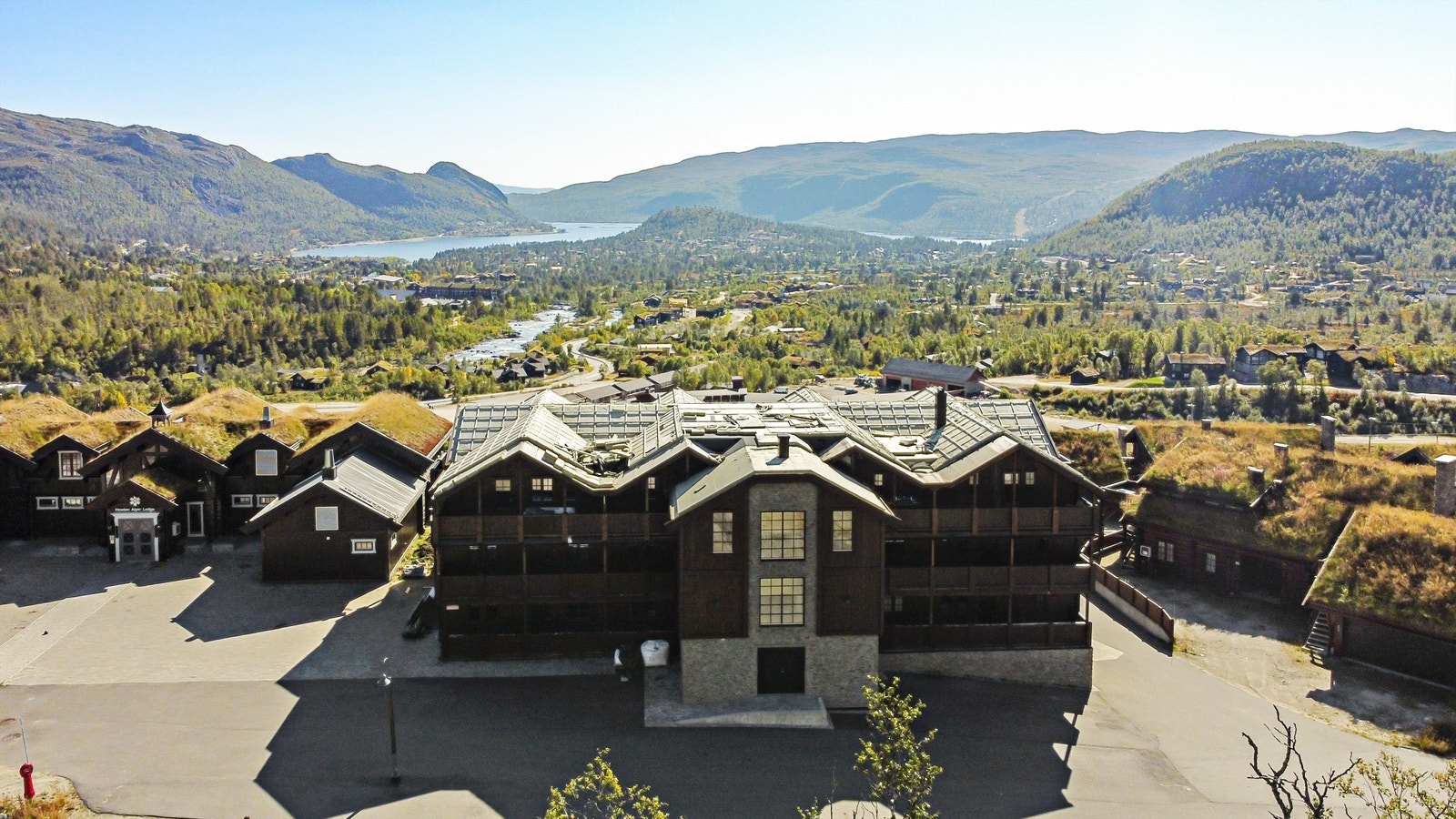 Toppleiligheten til venstre. Fantastisk utsikt. Galleribilde