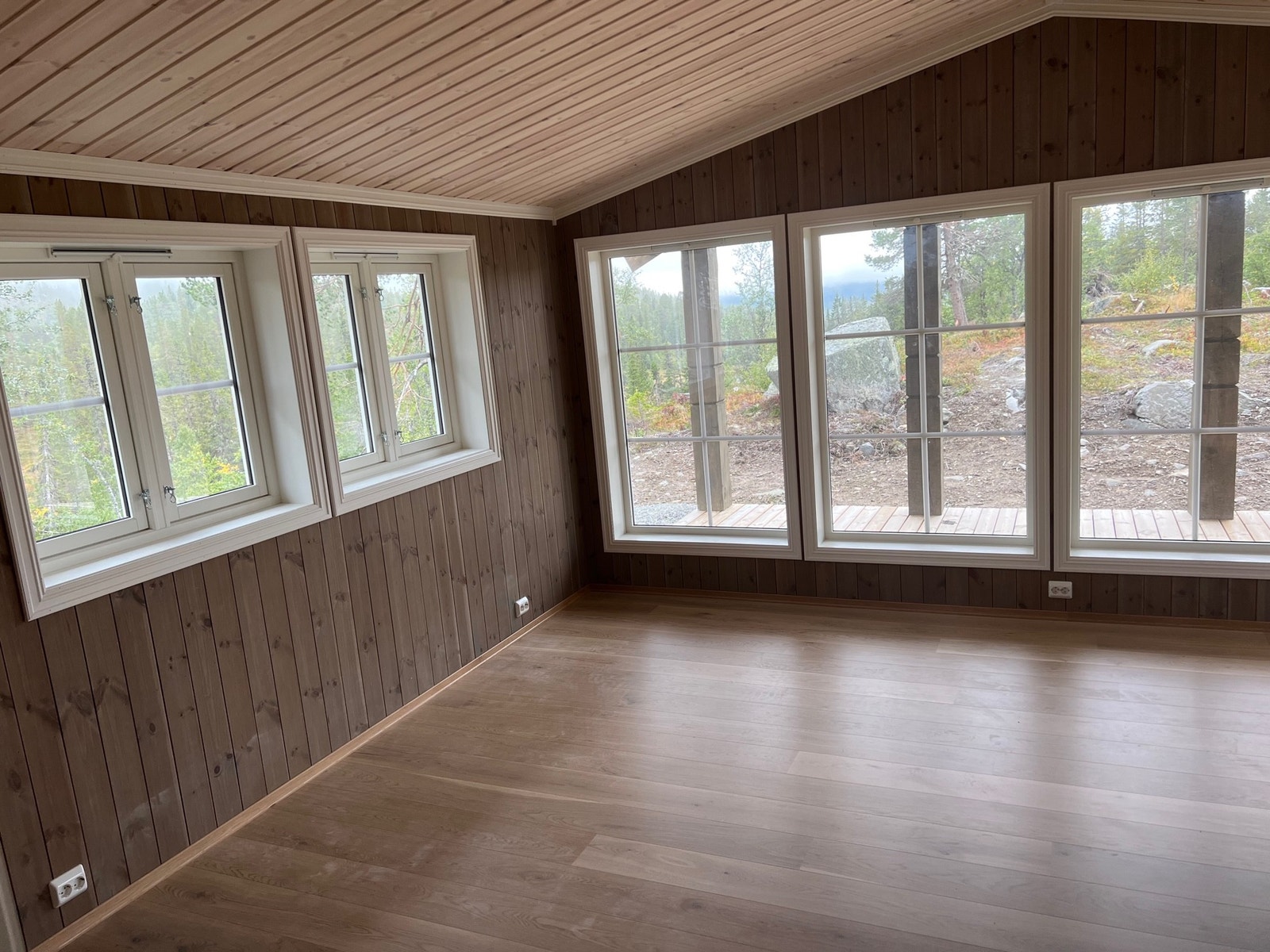 Stue med mye lys Galleribilde