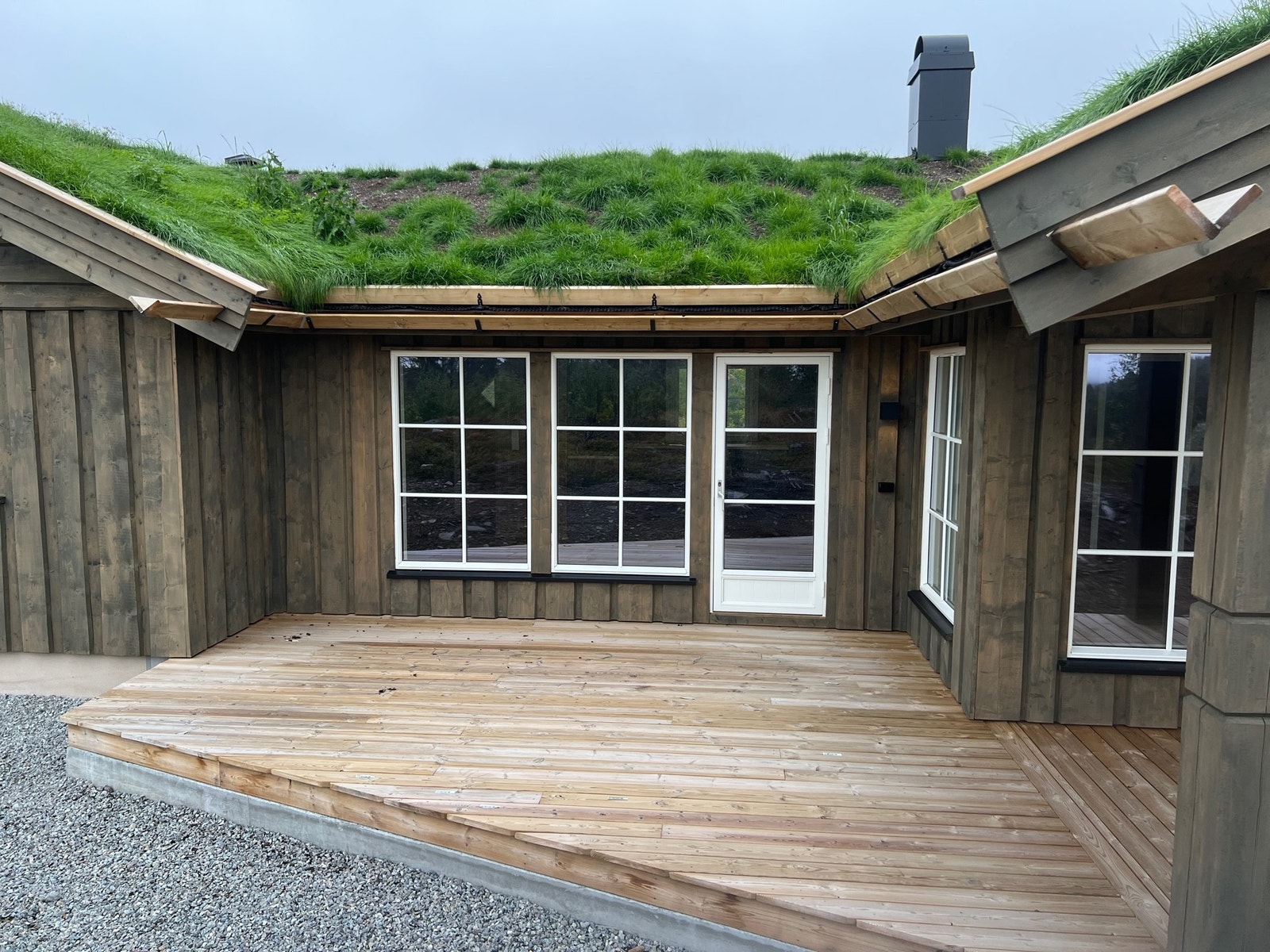 Lys spisestue med utgang til terrasse Galleribilde