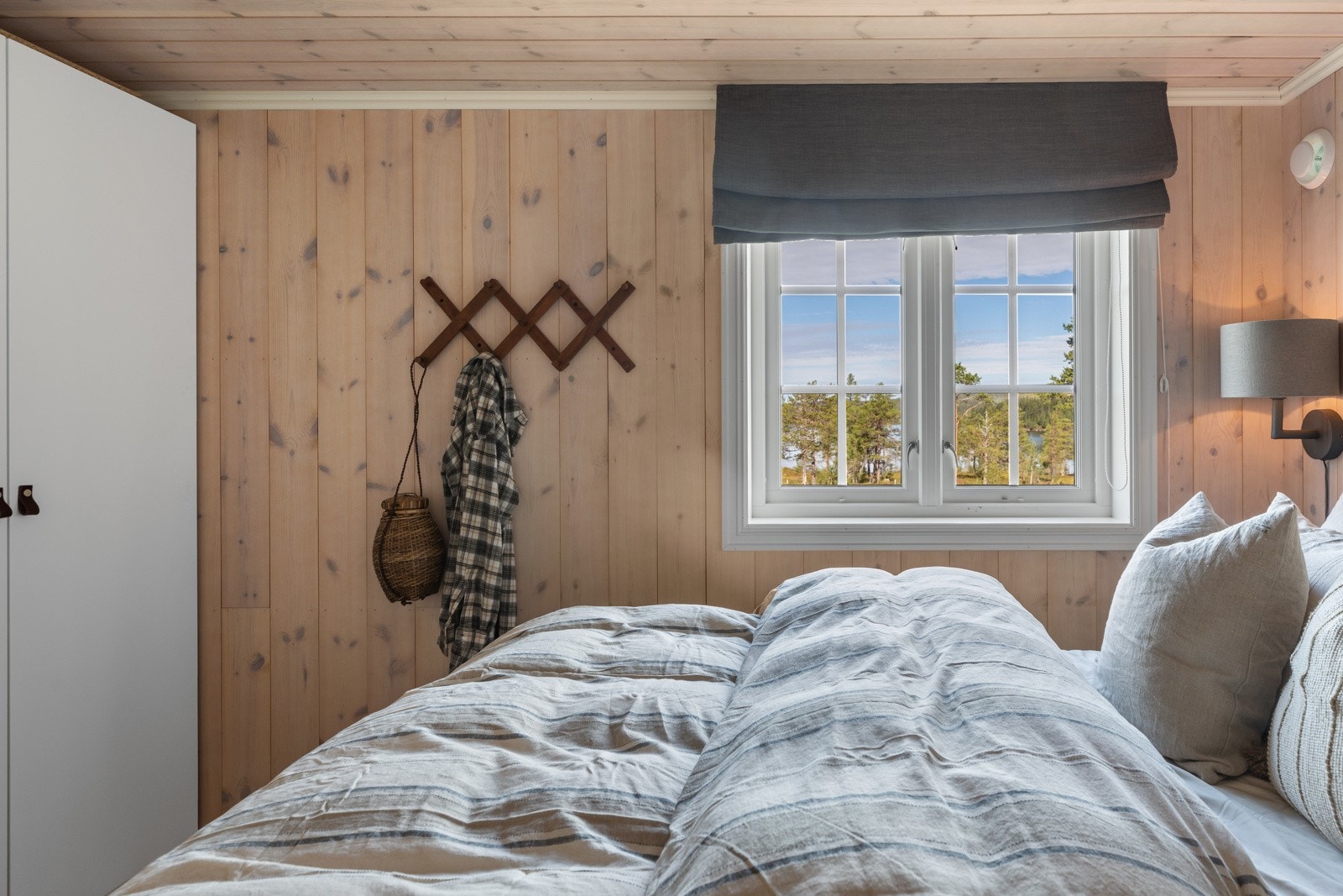 Med tre soverom og sovealkove er det gode muligheter for å ta med seg gjester til fjells. Galleribilde