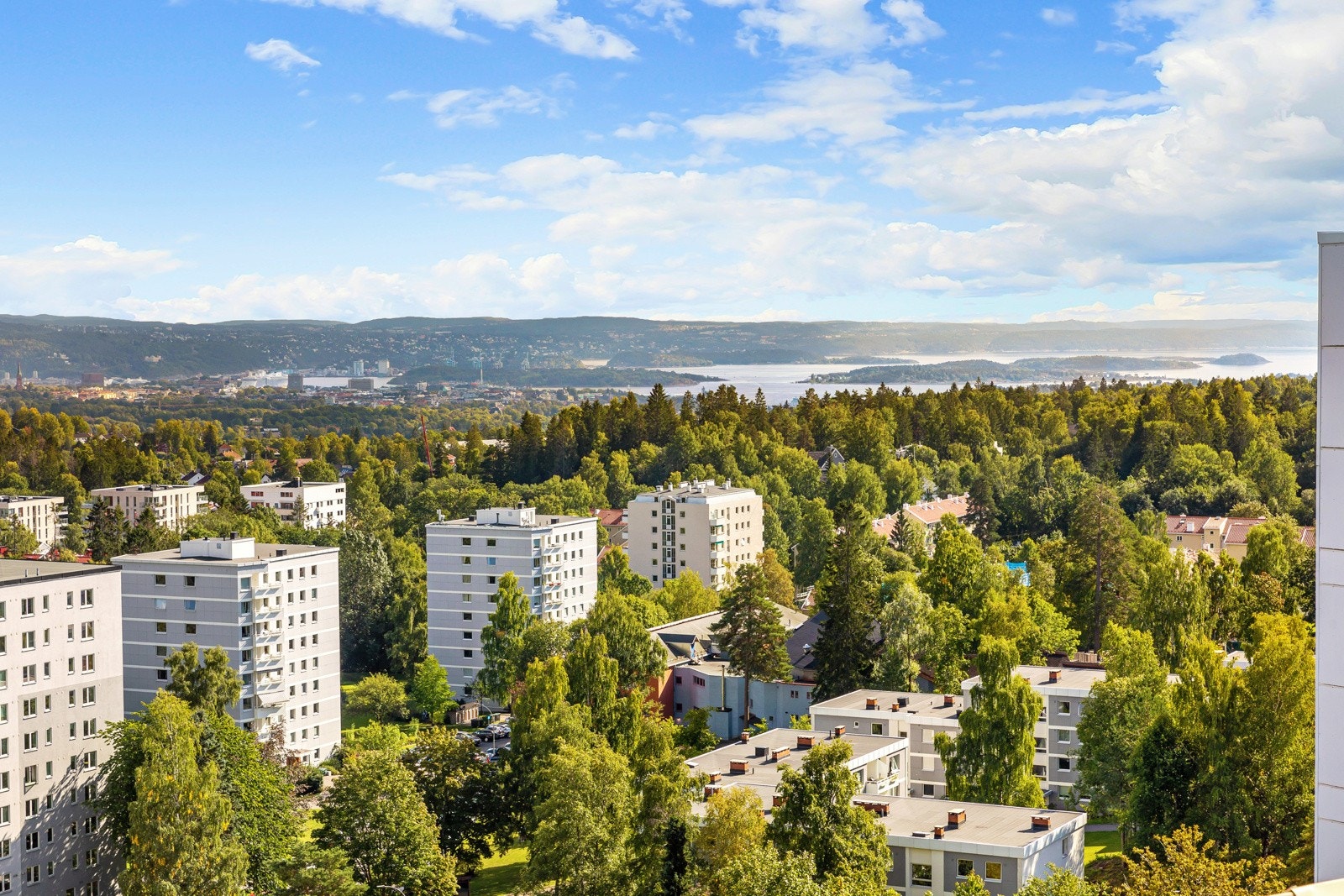 Utsikt mot Oslofjorden fra felles takterrasse. Galleribilde