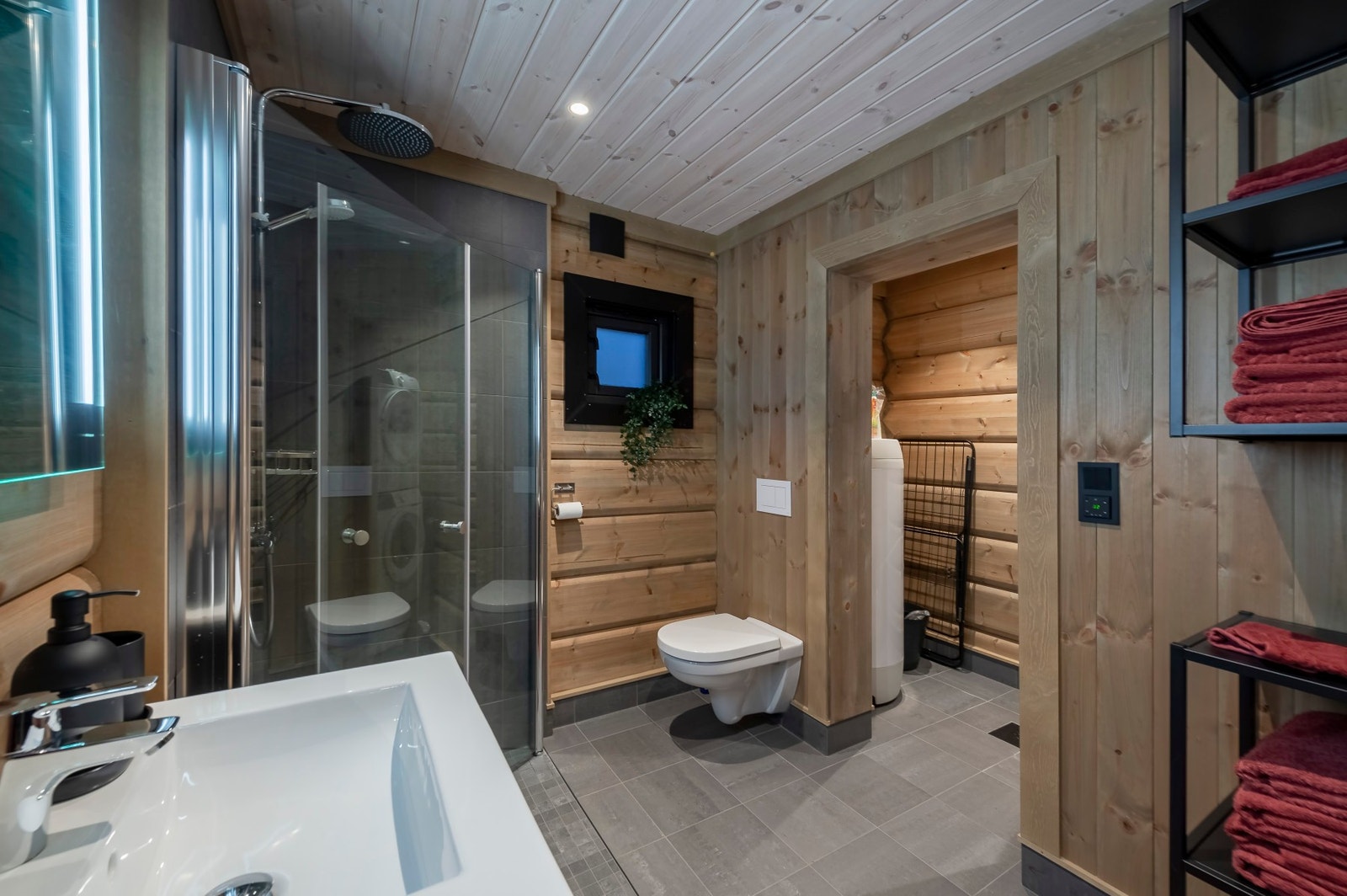 Bad på 4,2 kvm i 1. etasje. Galleribilde