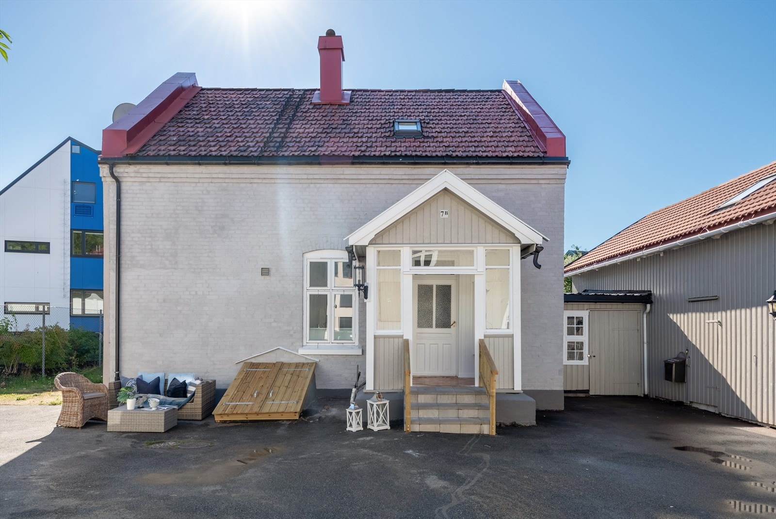 Eiendommen ligger svært sentralt og fint til. Rett rundt hjørnet finner vi "gamle Horten Gymnas" og Lystlunden. Galleribilde