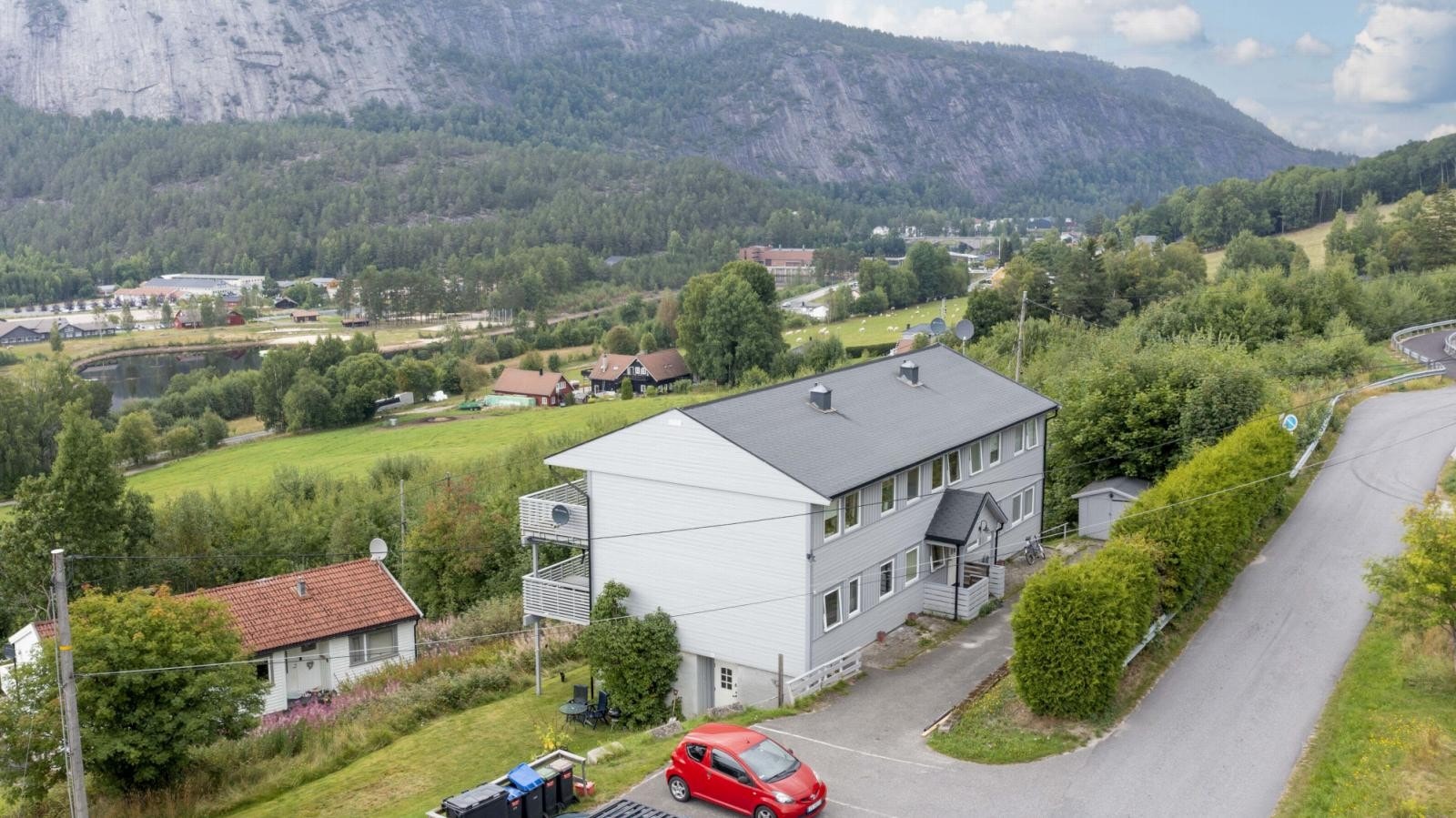 Århuskleiva Borettslag sett fra utsiden Galleribilde