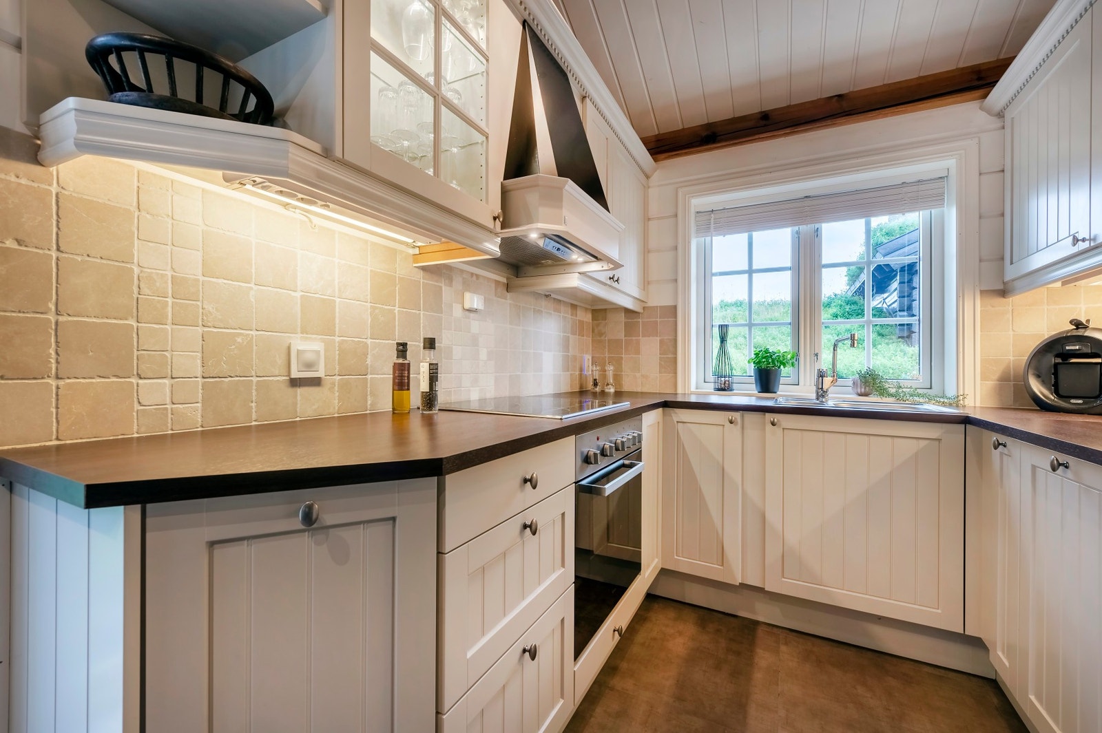 Kjøkkenet har innredning fra Marbodal. Galleribilde