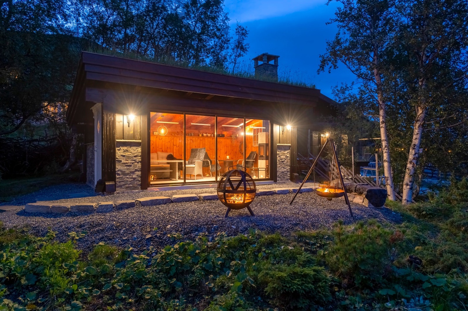 Eiendommen har sin egen gapahuk/utestue på 16,7 kvm. Galleribilde