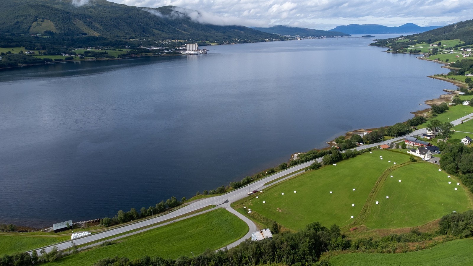 Gode bademuligheter innen gangavstand fra boligen Galleribilde