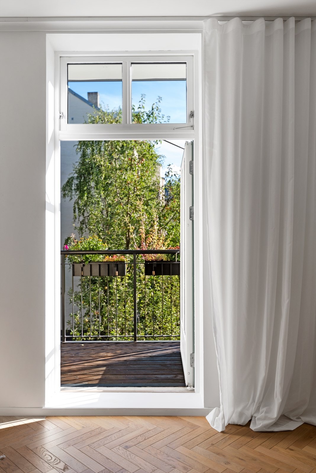 Utgang til balkong Galleribilde