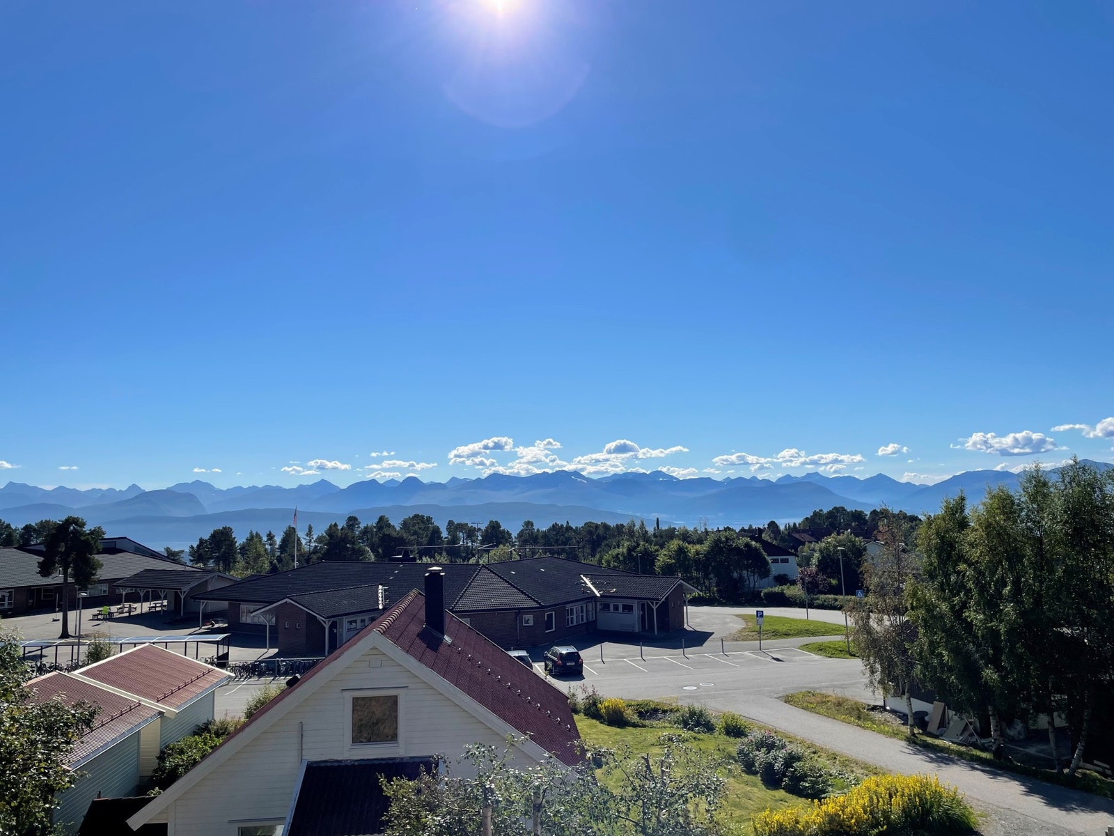 Flott utsikt og kort vei til Nordbyen skole Galleribilde