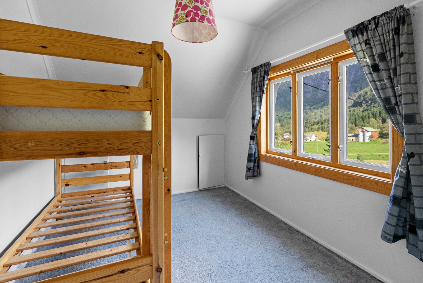 Soverom 2 av 3 Galleribilde