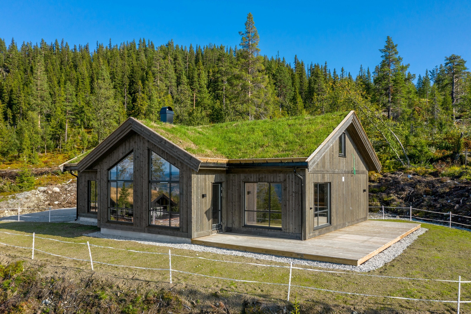 Bilde av visningshytte - modell Skogshorn. 1 av 2 modeller som bygges i feltet. Galleribilde