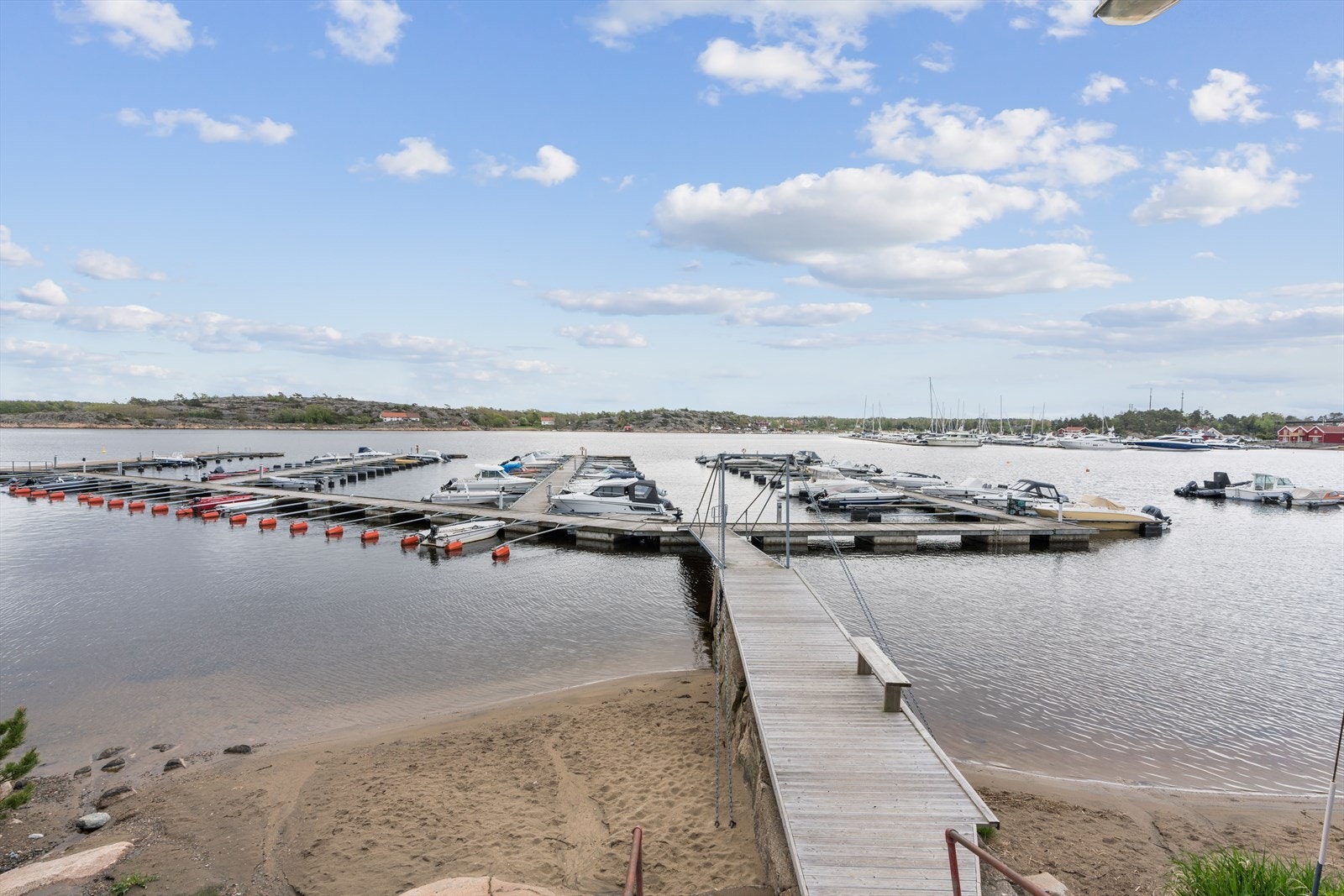 Båtplass i felles bryggeanlegg, samt badeplass Galleribilde