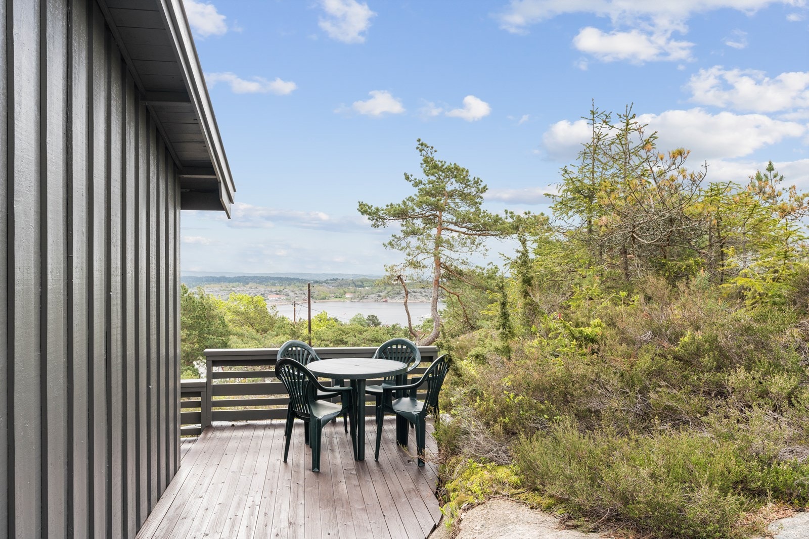 På terrassene kan solen nytes fra morgen til kveld! Galleribilde