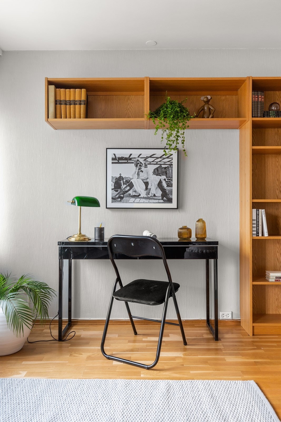 God plass til kontorhjørne ved alkove. Galleribilde