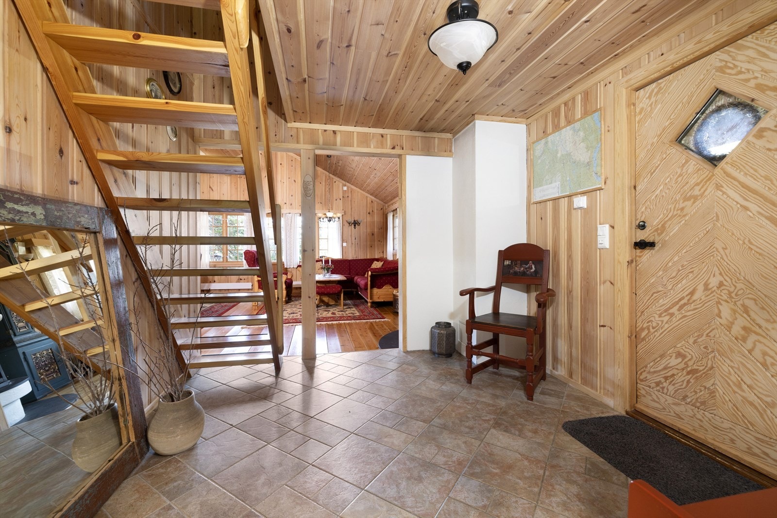 Stor og god gang med plass for oppbevaring Galleribilde