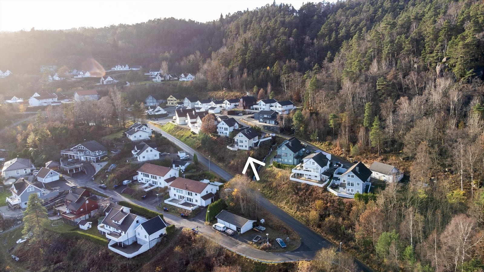 I nærheten finner du populære Søylandsheia med et rikt turstinett, lysløype, badeplass og utsiktspunkt. Galleribilde