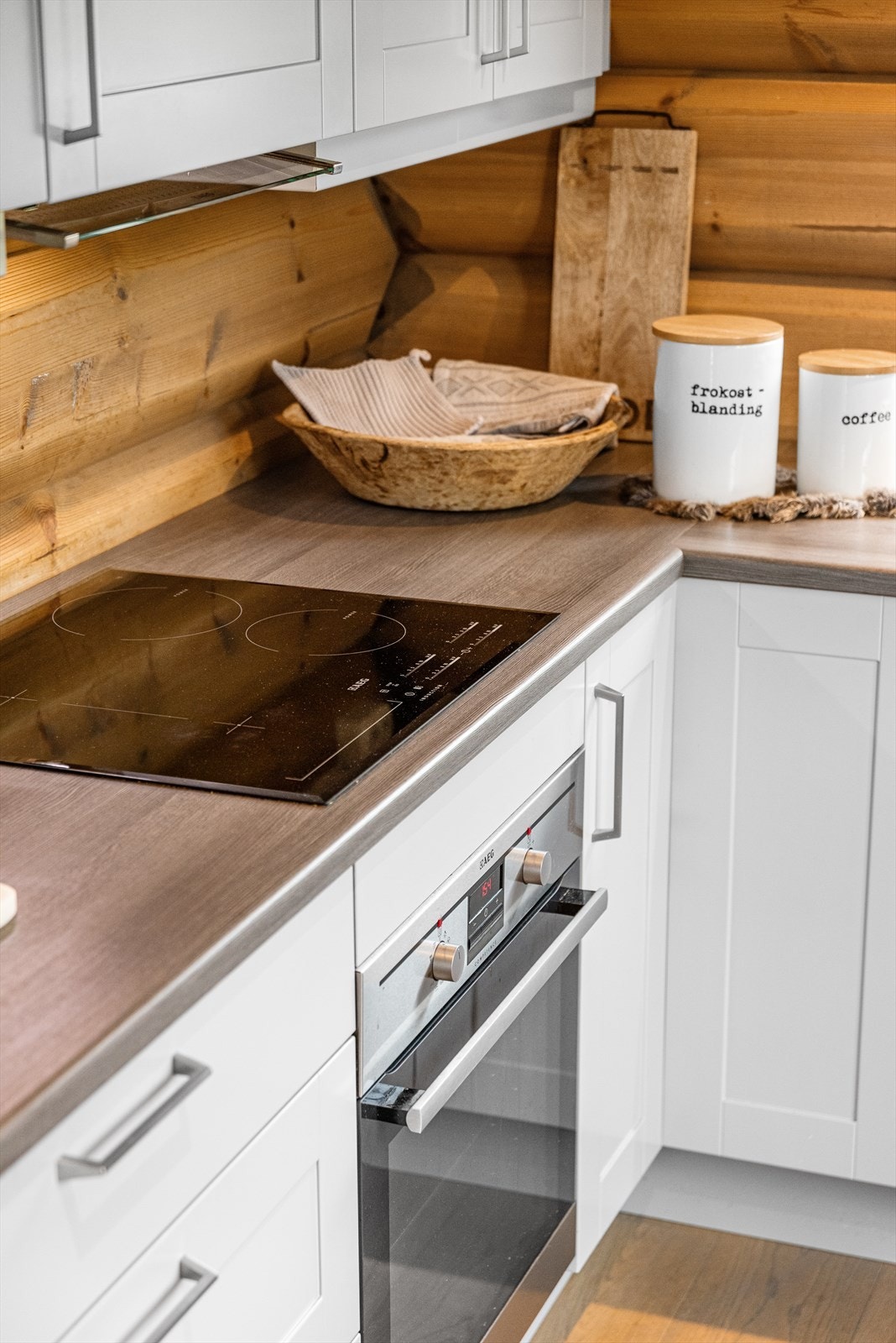 Solid kjøkkeninnredning av god kvalitet. Galleribilde