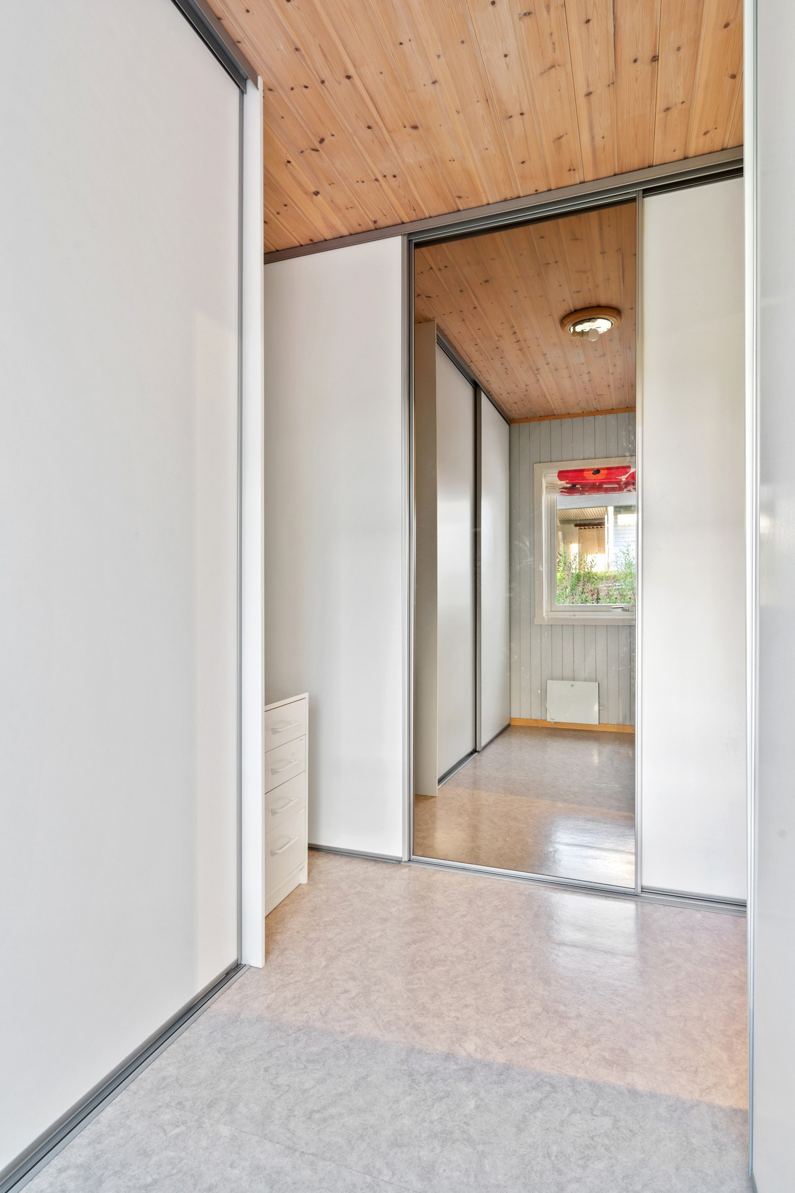 Boligen har rikelig med oppbevaringsplass i alle 3 etasjer
