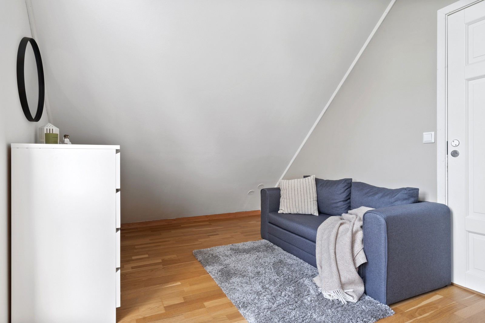 Her er det god plass til sofa