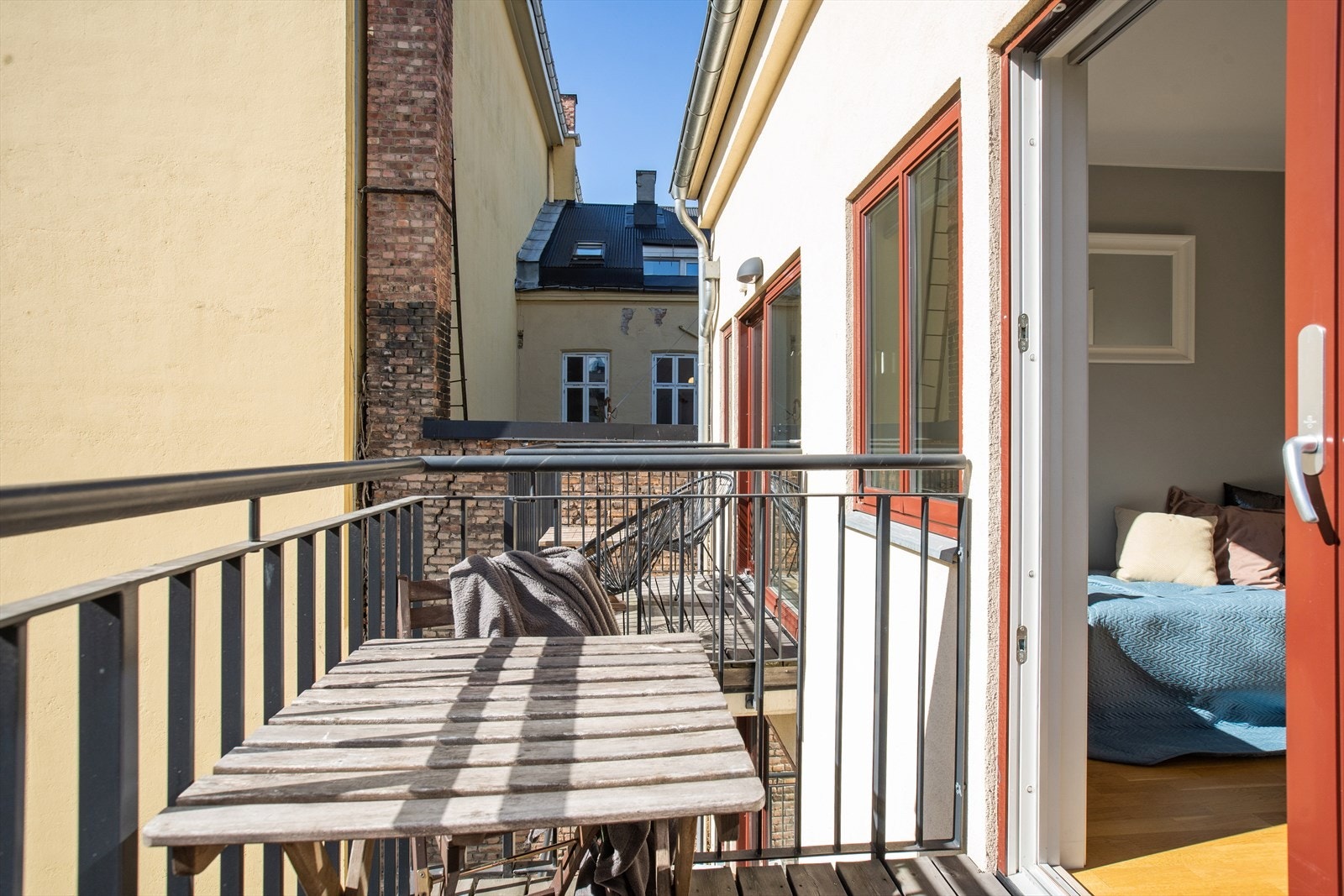 Plass for utemøblement og ingen restriksjoner for grill. Galleribilde