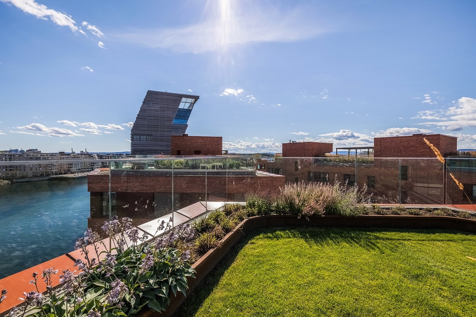 Utsikt fra takterrassen. Galleribilde