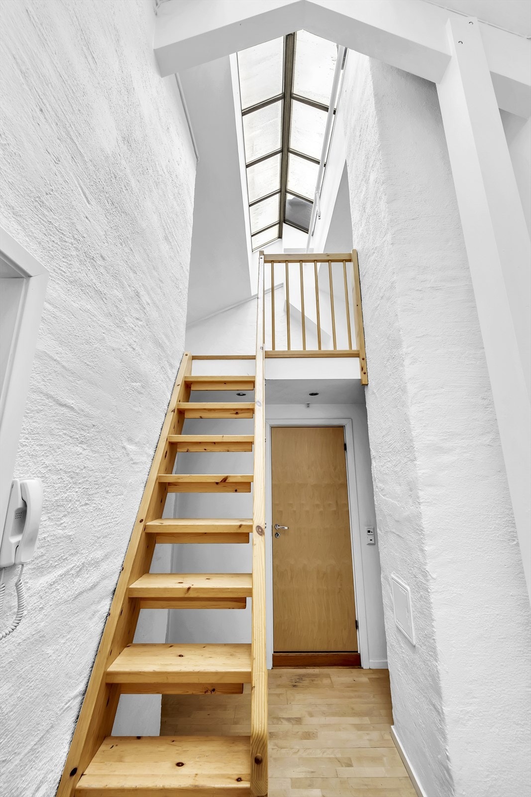 Takhøyden er generøs og setter et kult preg på leiligheten, samt løfter leilighetens førsteinntrykk. Galleribilde