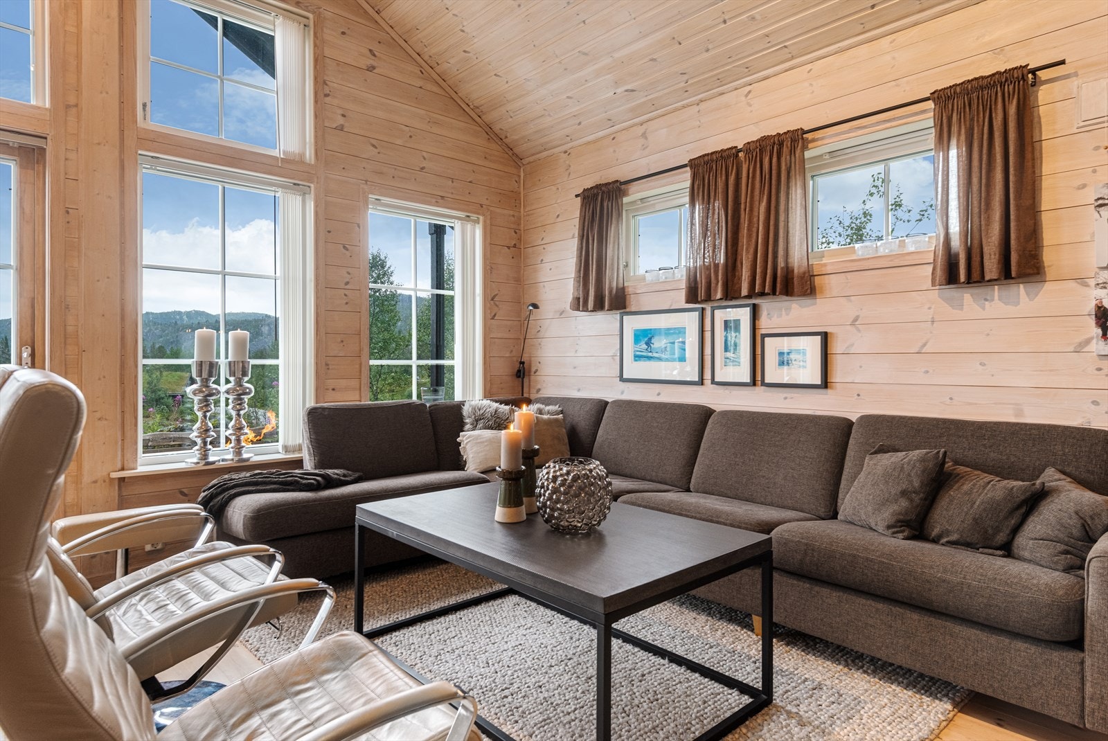 God plass til både sofagruppe og spisebord Galleribilde