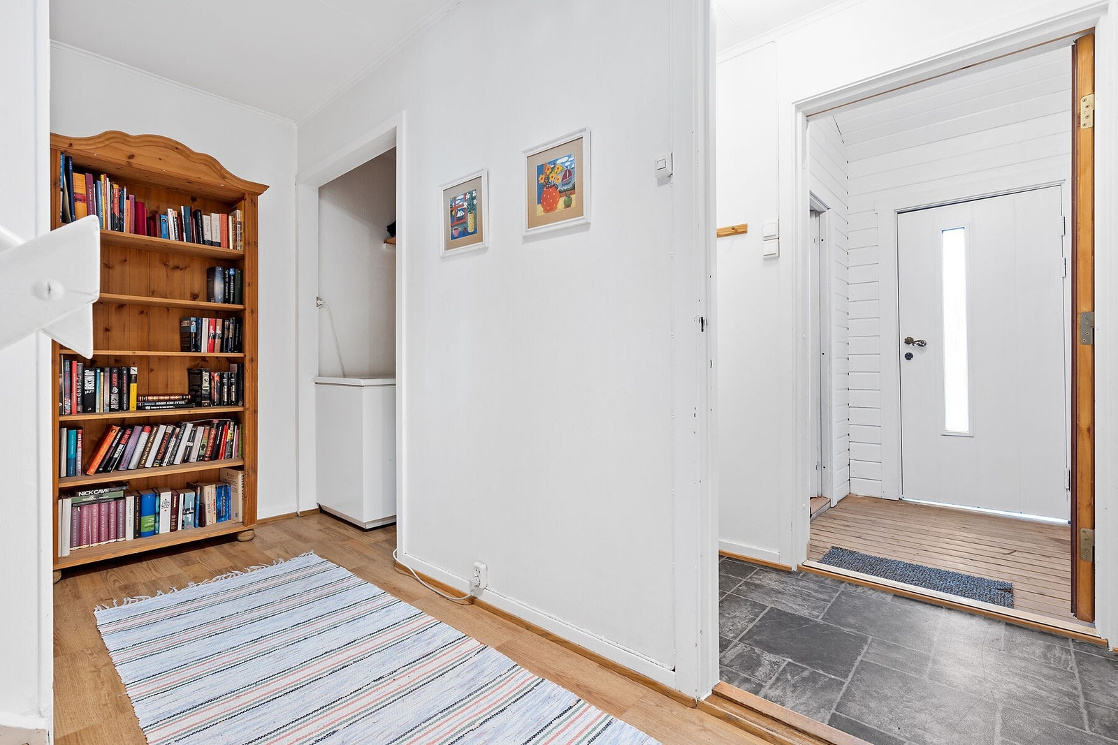 Boligen er mye lagringsareal. Galleribilde