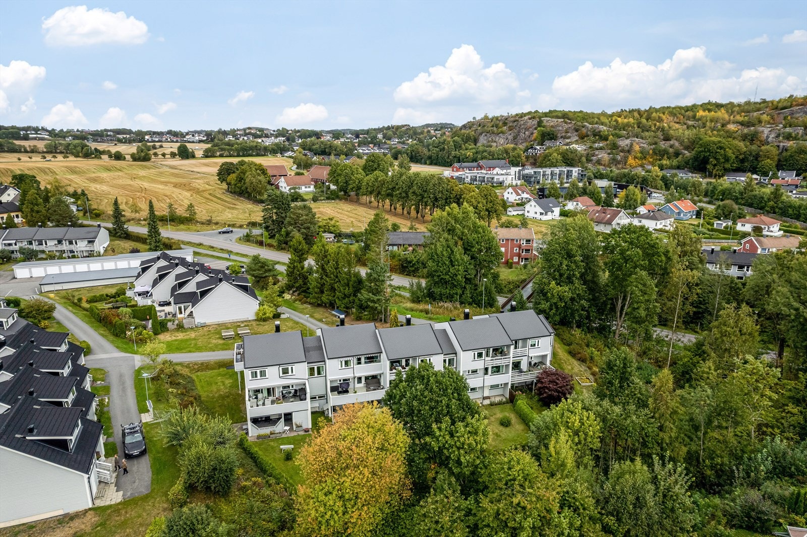 Frydenlund ligger ca. 2 km nord for sentrum og er et meget attraktivt boligområde. Galleribilde