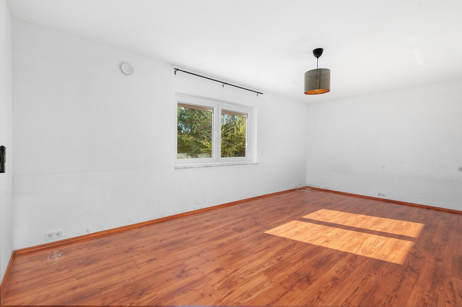 Soverom 2. Alle soverommene har plass til seng, nattbord og garderobe. Galleribilde