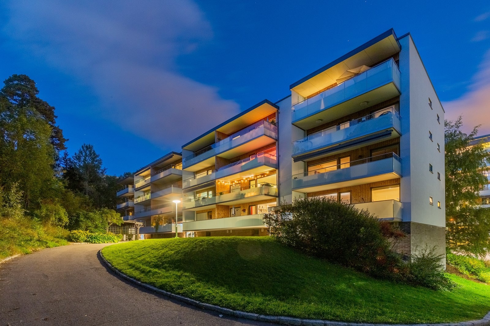 Flott intern beliggenhet, vendt mot rolig skogholt. Galleribilde