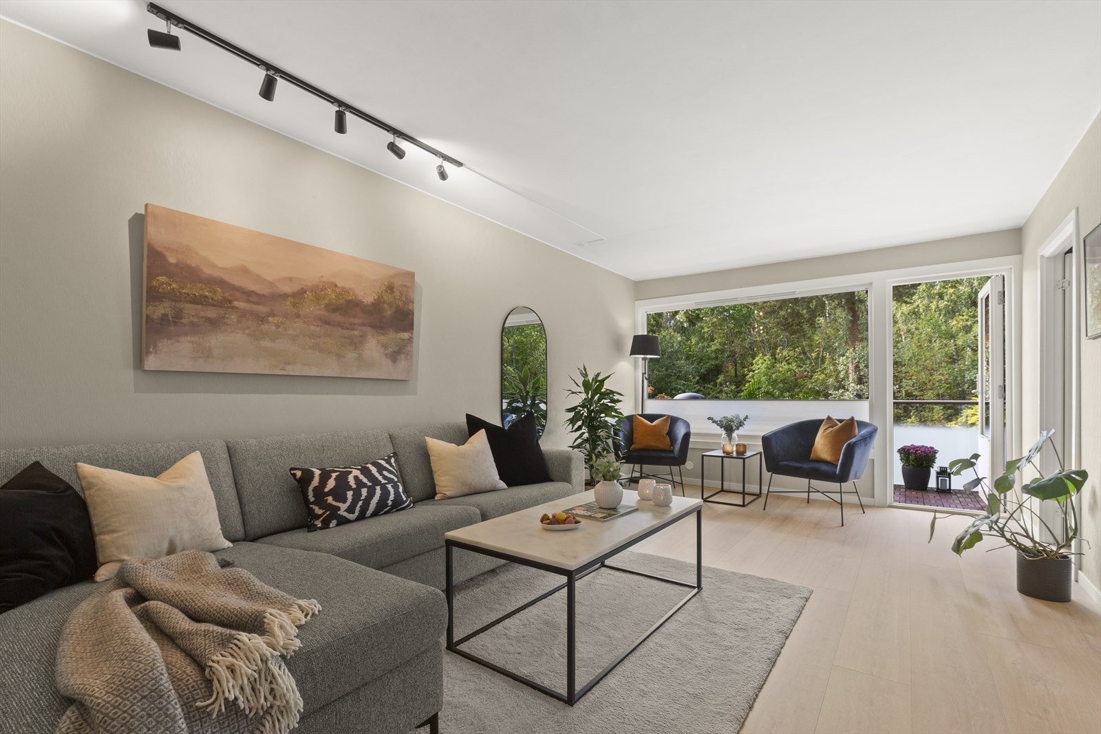 En lekker og gjennomgående 3-roms som er nyoppusset i 2020 og med nytt bad fra 2018. Galleribilde