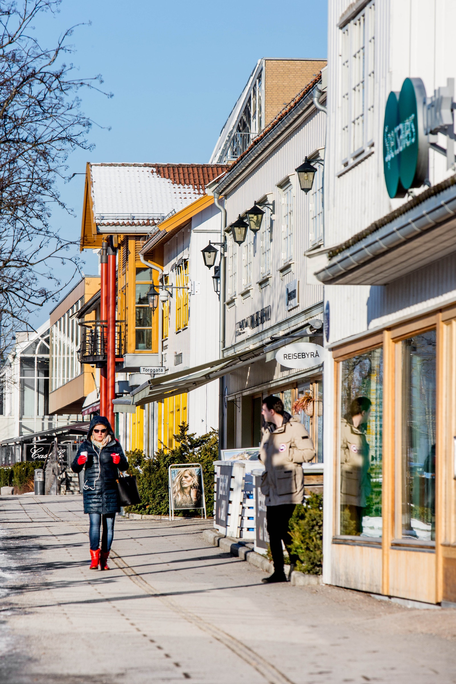 Jessheim sentrum har mange shoppingmuligheter og hyggelige spisesteder. Galleribilde