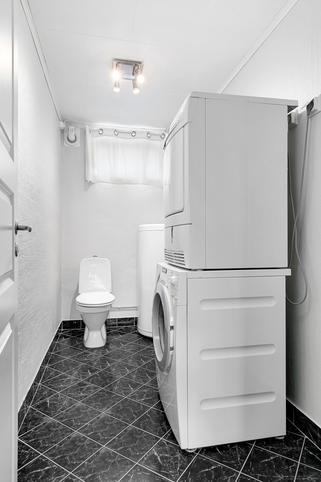 Underetasje - WC/Vaskerom Galleribilde
