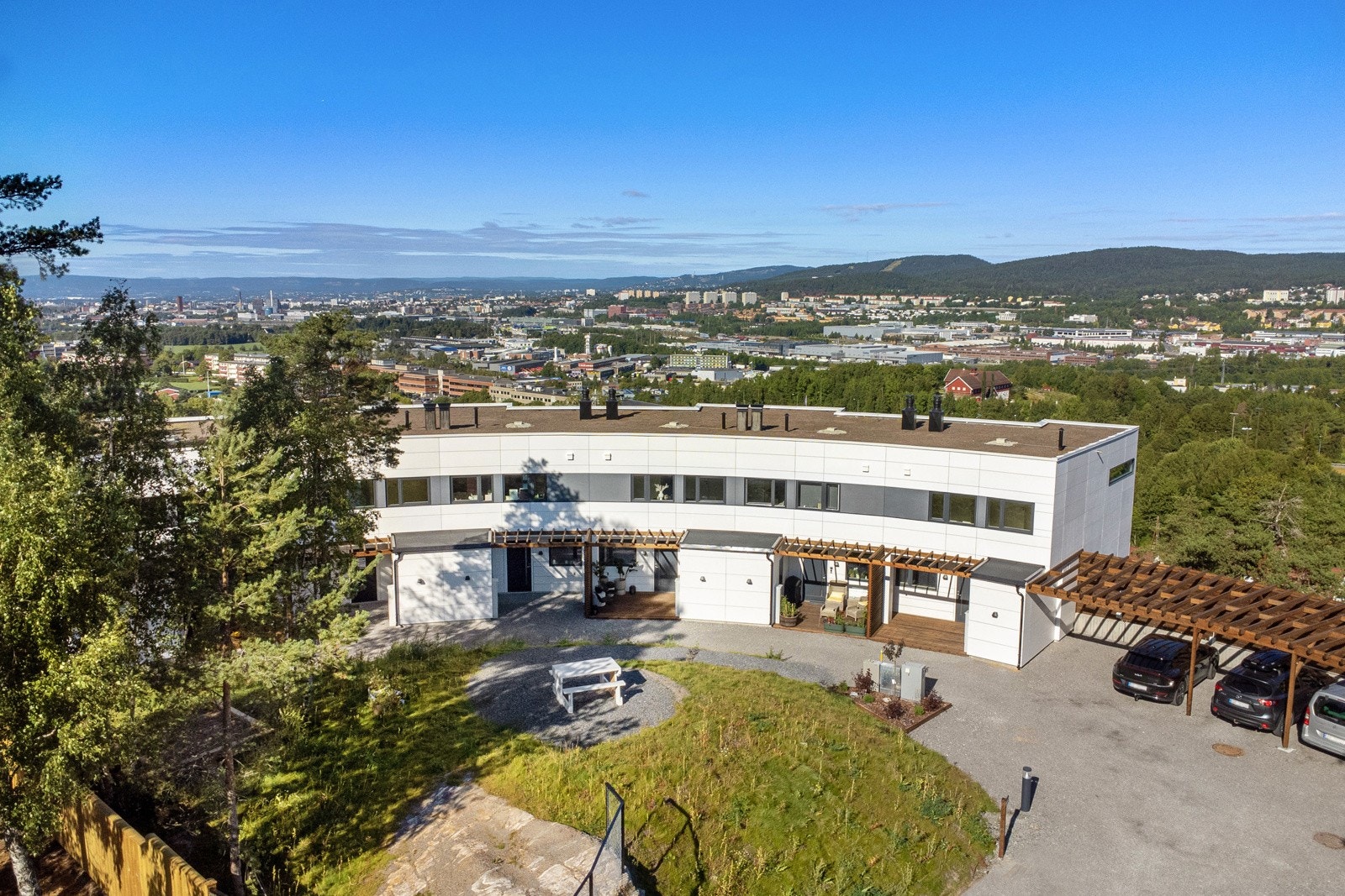 Barnevennlig og rolig uteområde Galleribilde