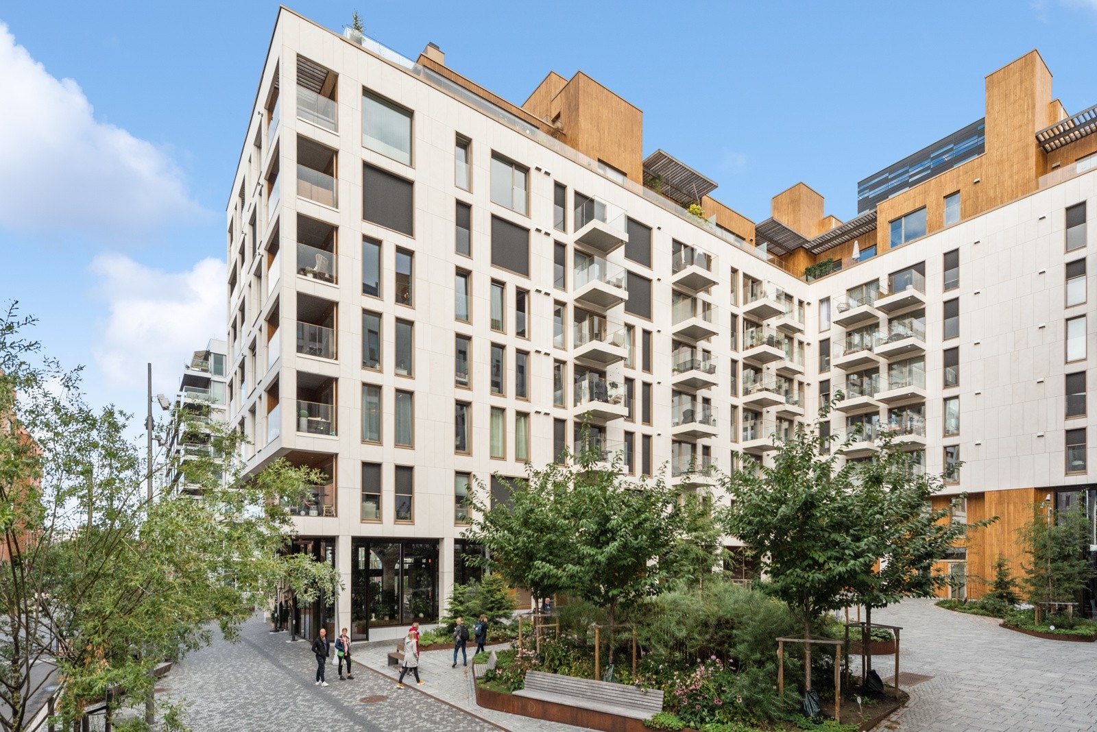 Med beliggenhet i Dronninglunden har du umiddelbar nærhet til byliv, badeliv og kulturliv rett utenfor døren Galleribilde