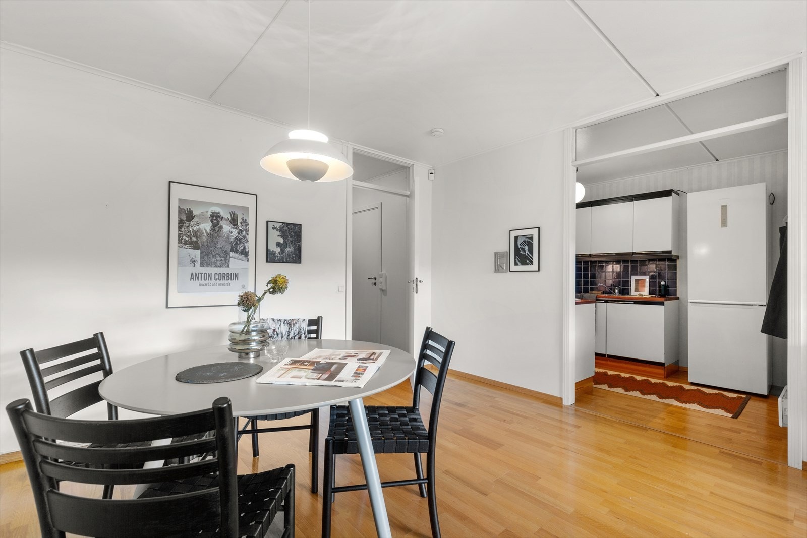 Åpen løsning inn mot kjøkken. Galleribilde