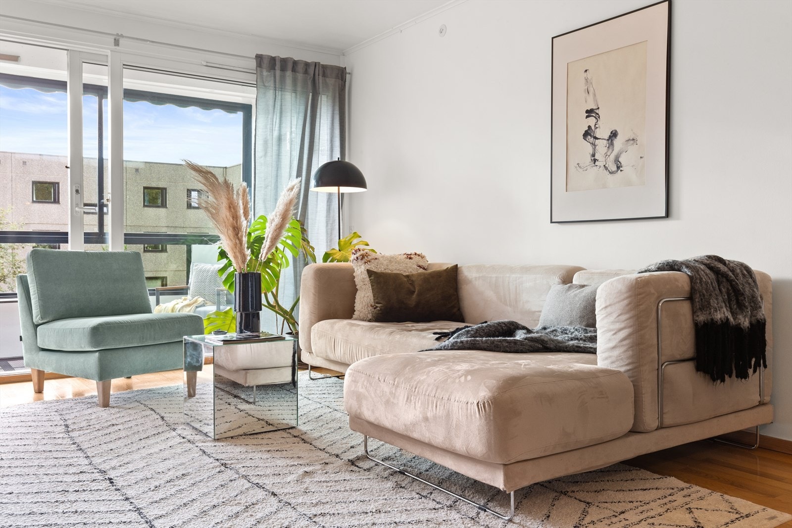 Leiligheten har noe oppussingsbehov, her kan man med andre ord skape sitt eget drømmehjem. Galleribilde