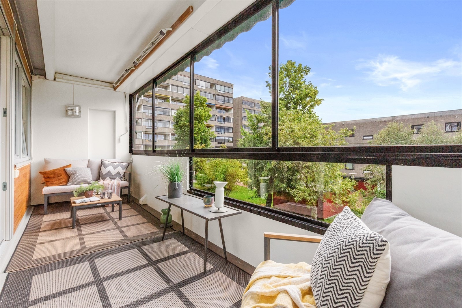 Balkongen kan by på herlige solforhold og godt med plass til utemøbelment. Galleribilde