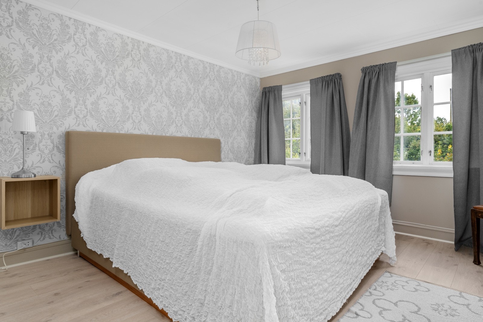 Stort soverom med eget walk-in Galleribilde