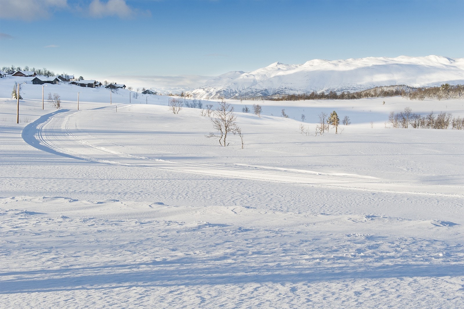 Ski inn/ut til preparerte langrennsløyper som regnes for å være et av Norges beste løypenett. Galleribilde